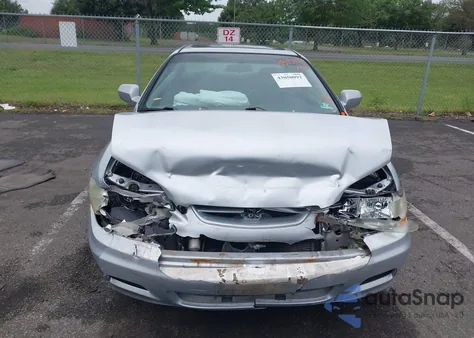 2001 Honda Accord 3.0 Ex z USA, uszkodzony, nr VIN 1HGCG22561A013863